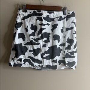 Le lis Black & White Cow Print Mini Skirt size medium